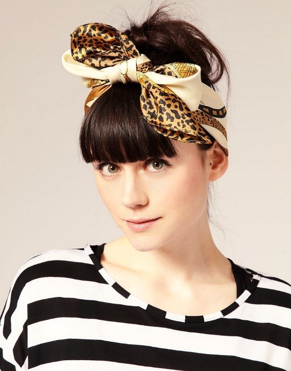 5 PHONG CÁCH QUÀNG KHĂN BANDANA CHO MÙA HÈ 30 5 PHONG CÁCH QUÀNG KHĂN BANDANA CHO MÙA HÈ 29