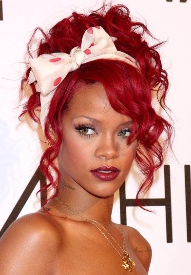 5 PHONG CÁCH QUÀNG KHĂN BANDANA CHO MÙA HÈ 32 5 PHONG CÁCH QUÀNG KHĂN BANDANA CHO MÙA HÈ 31