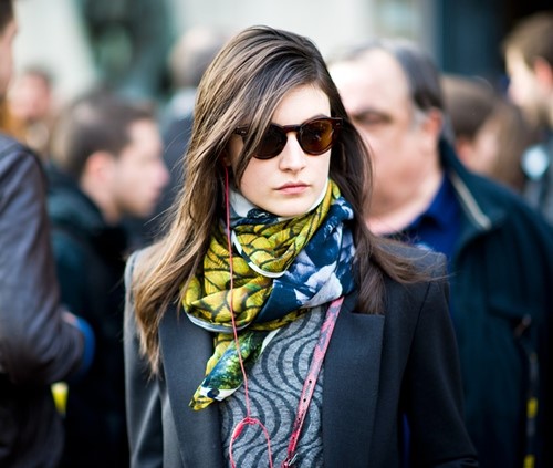 5 PHONG CÁCH QUÀNG KHĂN BANDANA CHO MÙA HÈ 21